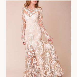 Looking for this gown size 10